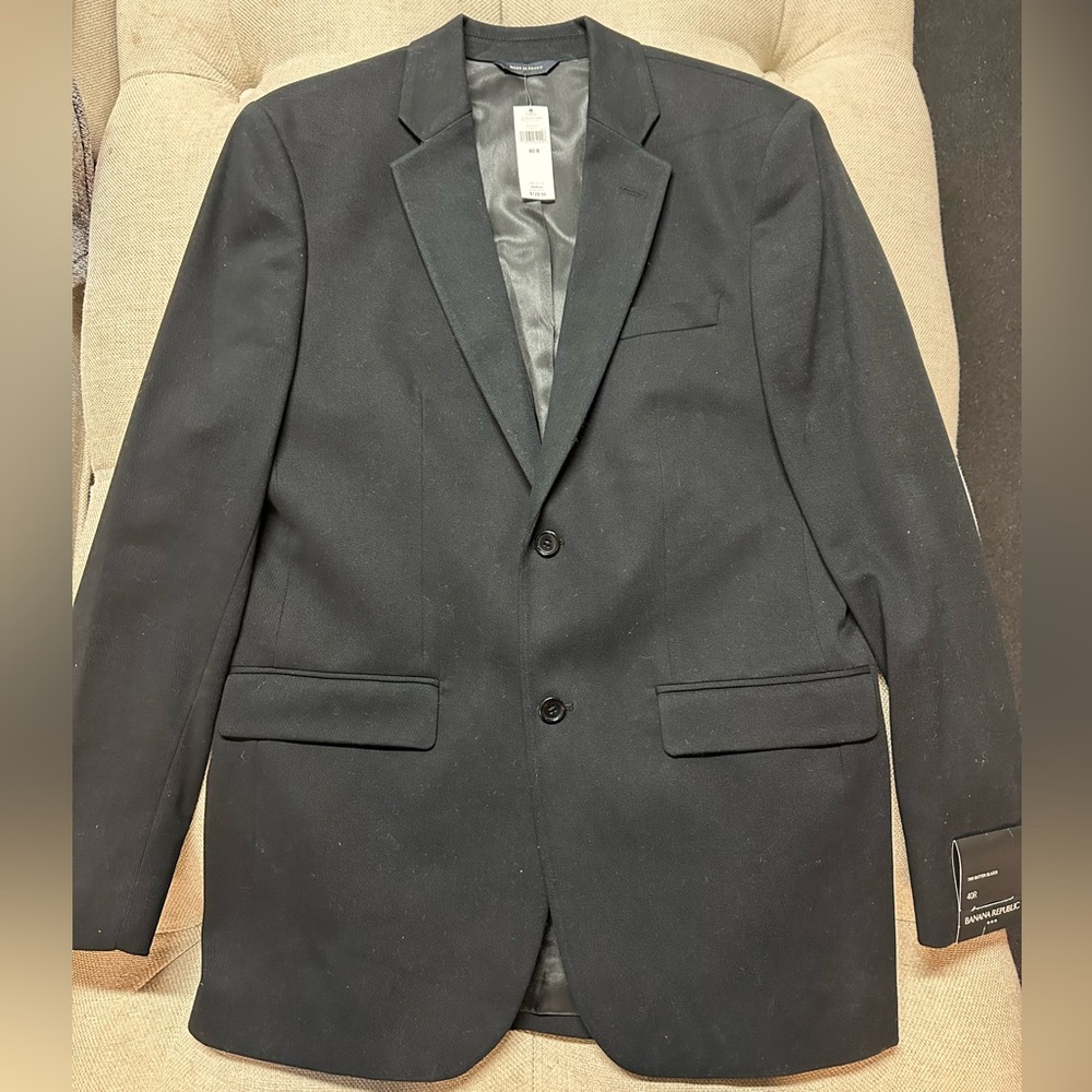 NWT Banana Republic 40R Two Button Black Blazer